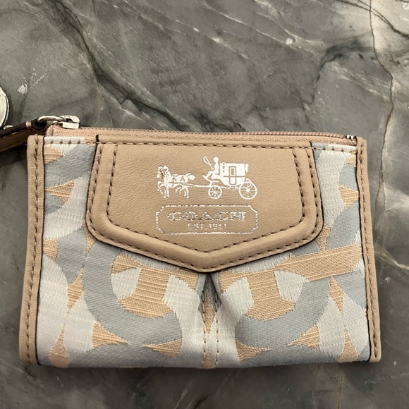 Coach wallet - Picture 1 of 3